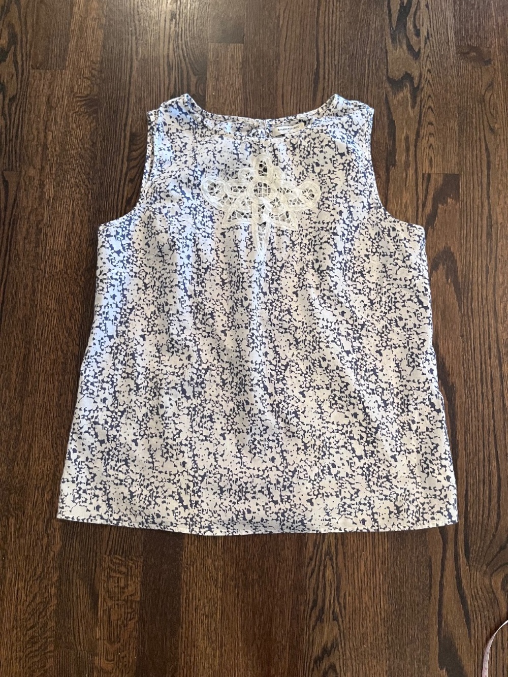 Banana Republic Factory Sleeveless Lace Applique Blouse Size Large